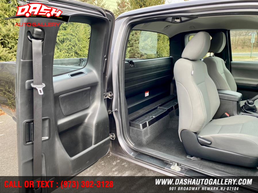 2016 Toyota Tacoma 4WD Access Cab I4 AT SR5 (Natl), available for sale in Newark, New Jersey | Dash Auto Gallery Inc.. Newark, New Jersey 2016 Toyota Tacoma 4WD Access Cab I4 AT SR5 (Natl), available for sale in Newark, New Jersey | Dash Auto Gallery Inc.. Newark, New Jersey