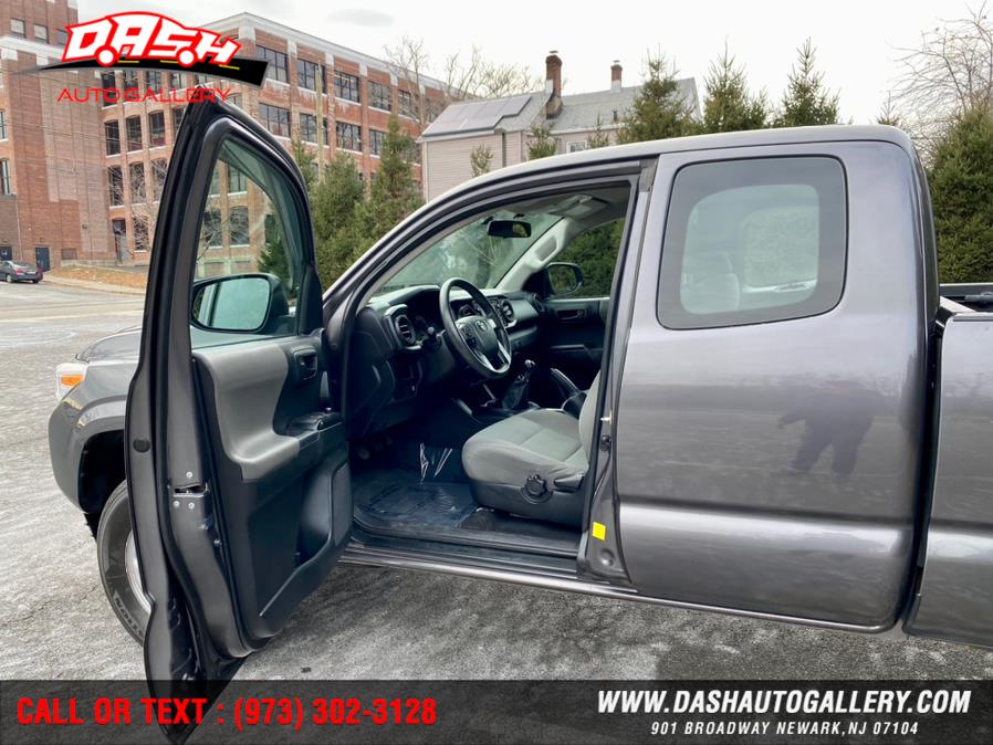 2016 Toyota Tacoma 4WD Access Cab I4 AT SR5 (Natl), available for sale in Newark, New Jersey | Dash Auto Gallery Inc.. Newark, New Jersey 2016 Toyota Tacoma 4WD Access Cab I4 AT SR5 (Natl), available for sale in Newark, New Jersey | Dash Auto Gallery Inc.. Newark, New Jersey