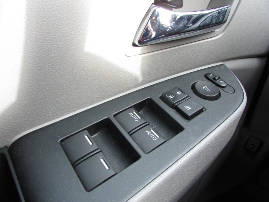 2015 Honda Odyssey 5dr EX-L, available for sale in East Windsor, Connecticut | United Auto Sales of E Windsor, Inc. East Windsor, Connecticut 2015 Honda Odyssey 5dr EX-L, available for sale in East Windsor, Connecticut | United Auto Sales of E Windsor, Inc. East Windsor, Connecticut