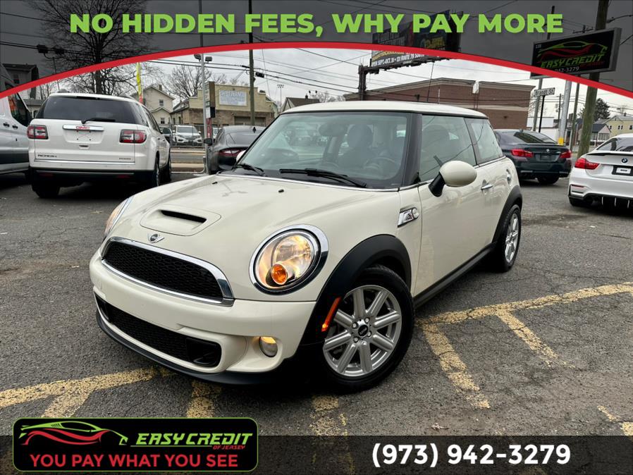 Used 2013 MINI Cooper Hardtop in Little Ferry, New Jersey | Easy Credit of Jersey. Little Ferry, New Jersey