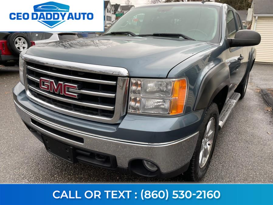2013 GMC Sierra 1500 4WD Ext Cab 143.5" SLE, available for sale in Online only, Connecticut | CEO DADDY AUTO. Online only, Connecticut