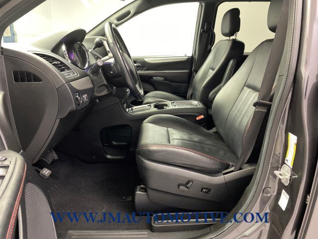 Used Dodge Grand Caravan GT Wagon 2018 | J&M Automotive Sls&Svc LLC. Naugatuck, Connecticut Used Dodge Grand Caravan GT Wagon 2018 | J&M Automotive Sls&Svc LLC. Naugatuck, Connecticut