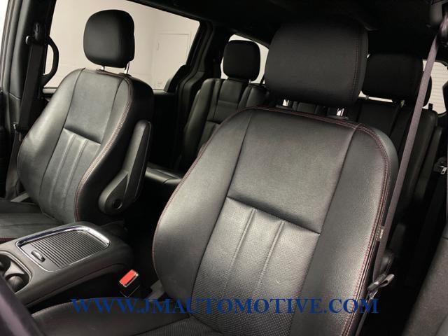 Used Dodge Grand Caravan GT Wagon 2018 | J&M Automotive Sls&Svc LLC. Naugatuck, Connecticut Used Dodge Grand Caravan GT Wagon 2018 | J&M Automotive Sls&Svc LLC. Naugatuck, Connecticut