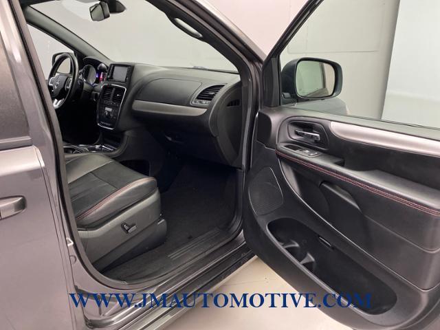 Used Dodge Grand Caravan GT Wagon 2018 | J&M Automotive Sls&Svc LLC. Naugatuck, Connecticut Used Dodge Grand Caravan GT Wagon 2018 | J&M Automotive Sls&Svc LLC. Naugatuck, Connecticut