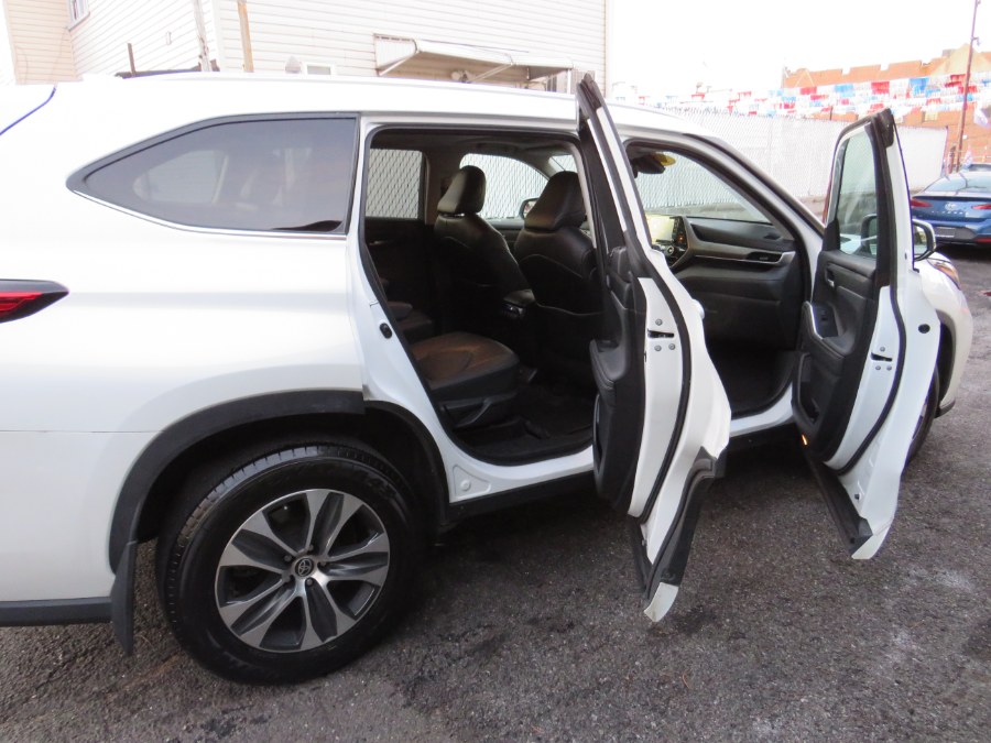 2022 Toyota Highlander XLE, available for sale in Middle Village, New York | Road Masters II INC. Middle Village, New York 2022 Toyota Highlander XLE, available for sale in Middle Village, New York | Road Masters II INC. Middle Village, New York