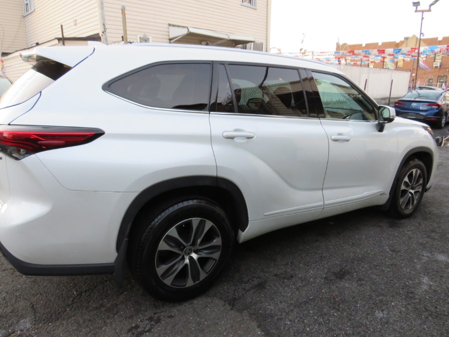 2022 Toyota Highlander XLE, available for sale in Middle Village, New York | Road Masters II INC. Middle Village, New York 2022 Toyota Highlander XLE, available for sale in Middle Village, New York | Road Masters II INC. Middle Village, New York