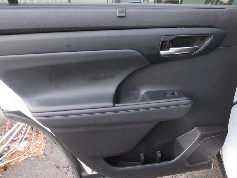 2022 Toyota Highlander XLE, available for sale in Middle Village, New York | Road Masters II INC. Middle Village, New York 2022 Toyota Highlander XLE, available for sale in Middle Village, New York | Road Masters II INC. Middle Village, New York