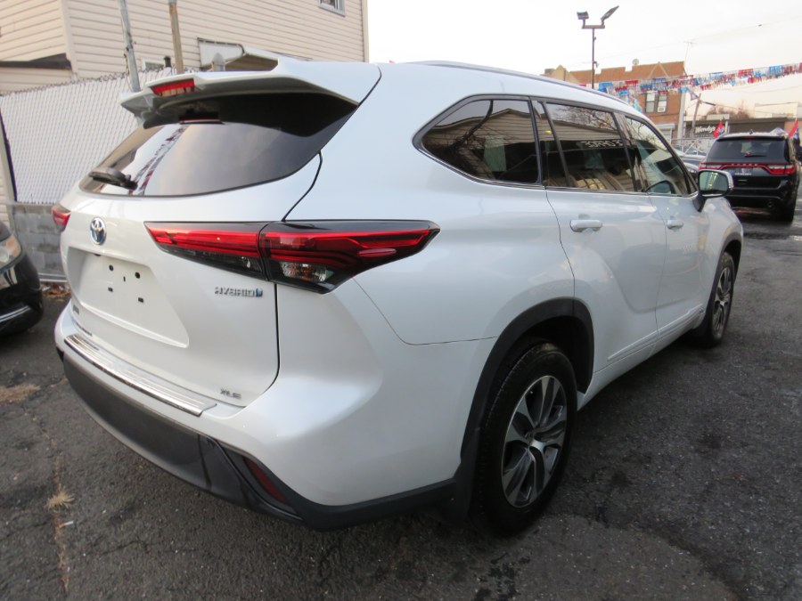 2022 Toyota Highlander XLE, available for sale in Middle Village, New York | Road Masters II INC. Middle Village, New York 2022 Toyota Highlander XLE, available for sale in Middle Village, New York | Road Masters II INC. Middle Village, New York