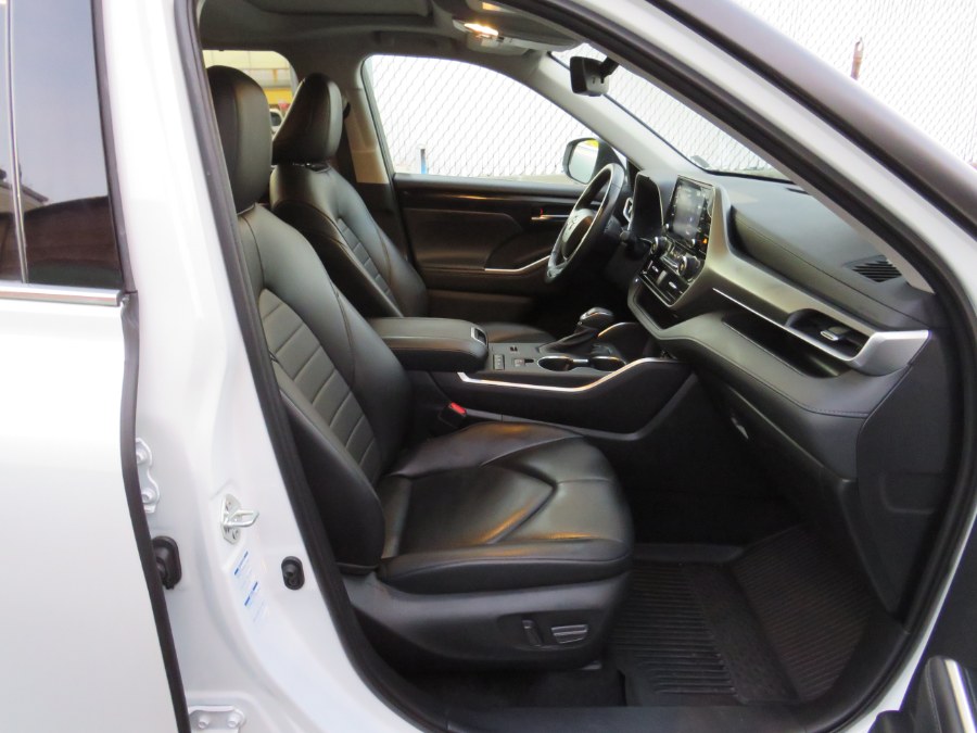 2022 Toyota Highlander XLE, available for sale in Middle Village, New York | Road Masters II INC. Middle Village, New York 2022 Toyota Highlander XLE, available for sale in Middle Village, New York | Road Masters II INC. Middle Village, New York