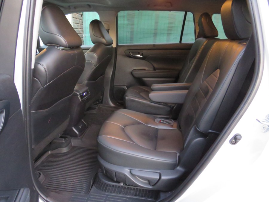 2022 Toyota Highlander XLE, available for sale in Middle Village, New York | Road Masters II INC. Middle Village, New York 2022 Toyota Highlander XLE, available for sale in Middle Village, New York | Road Masters II INC. Middle Village, New York