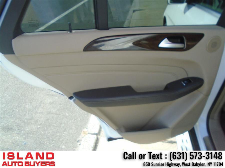2015 Mercedes-benz M-class ML 250 BlueTEC AWD 4MATIC 4dr SUV, available for sale in West Babylon, New York | Island Auto Buyers. West Babylon, New York 2015 Mercedes-benz M-class ML 250 BlueTEC AWD 4MATIC 4dr SUV, available for sale in West Babylon, New York | Island Auto Buyers. West Babylon, New York