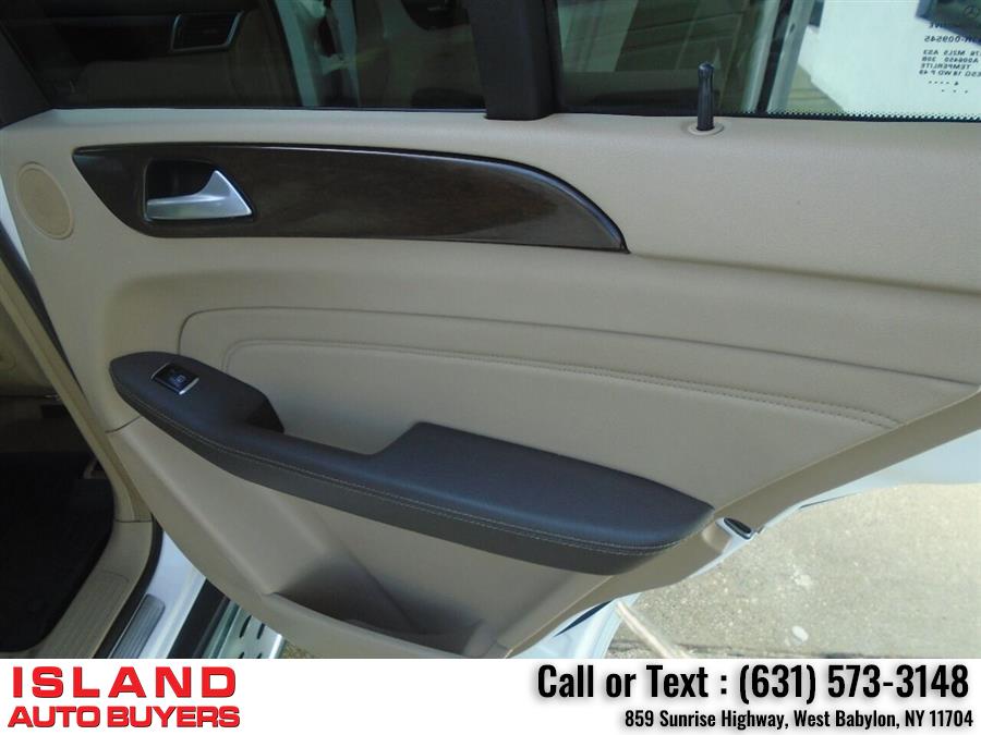 2015 Mercedes-benz M-class ML 250 BlueTEC AWD 4MATIC 4dr SUV, available for sale in West Babylon, New York | Island Auto Buyers. West Babylon, New York 2015 Mercedes-benz M-class ML 250 BlueTEC AWD 4MATIC 4dr SUV, available for sale in West Babylon, New York | Island Auto Buyers. West Babylon, New York