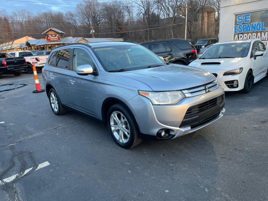 2015 Mitsubishi Outlander 2WD 4dr SE, available for sale in Vernon, Connecticut | Diamond Auto Cars LLC. Vernon, Connecticut 2015 Mitsubishi Outlander 2WD 4dr SE, available for sale in Vernon, Connecticut | Diamond Auto Cars LLC. Vernon, Connecticut