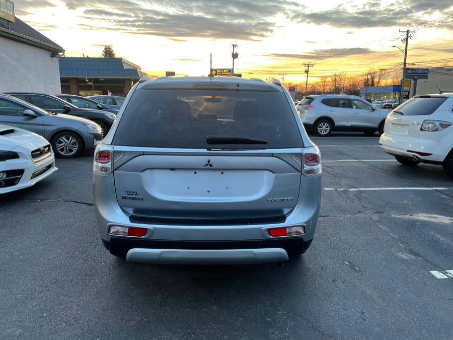 2015 Mitsubishi Outlander 2WD 4dr SE, available for sale in Vernon, Connecticut | Diamond Auto Cars LLC. Vernon, Connecticut 2015 Mitsubishi Outlander 2WD 4dr SE, available for sale in Vernon, Connecticut | Diamond Auto Cars LLC. Vernon, Connecticut