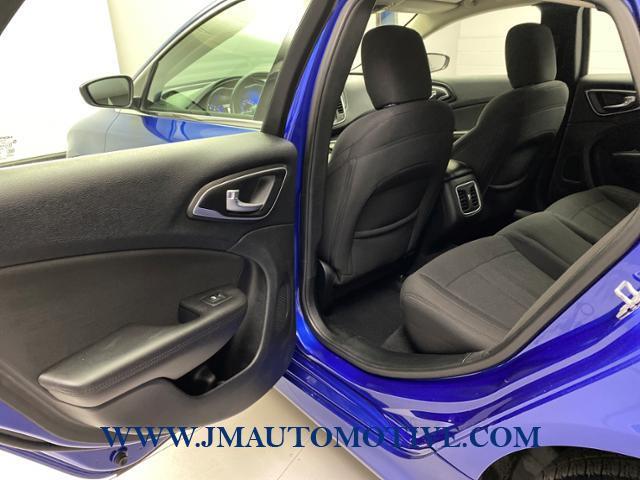 2015 Chrysler 200 4dr Sdn Limited FWD, available for sale in Naugatuck, Connecticut | J&M Automotive Sls&Svc LLC. Naugatuck, Connecticut 2015 Chrysler 200 4dr Sdn Limited FWD, available for sale in Naugatuck, Connecticut | J&M Automotive Sls&Svc LLC. Naugatuck, Connecticut