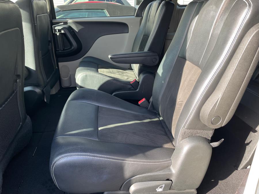 2019 Dodge Grand Caravan SXT Wagon, available for sale in Agawam, Massachusetts | Malkoon Motors. Agawam, Massachusetts 2019 Dodge Grand Caravan SXT Wagon, available for sale in Agawam, Massachusetts | Malkoon Motors. Agawam, Massachusetts