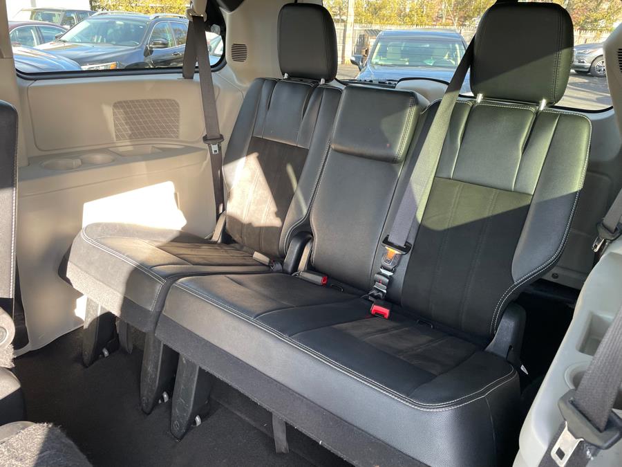 2019 Dodge Grand Caravan SXT Wagon, available for sale in Agawam, Massachusetts | Malkoon Motors. Agawam, Massachusetts 2019 Dodge Grand Caravan SXT Wagon, available for sale in Agawam, Massachusetts | Malkoon Motors. Agawam, Massachusetts