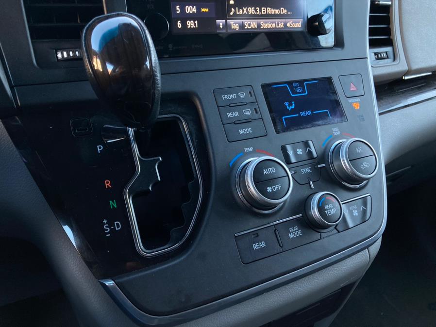 2017 Toyota Sienna XLE FWD 8-Passenger (Natl), available for sale in Brooklyn, New York | Carsbuck Inc.. Brooklyn, New York 2017 Toyota Sienna XLE FWD 8-Passenger (Natl), available for sale in Brooklyn, New York | Carsbuck Inc.. Brooklyn, New York