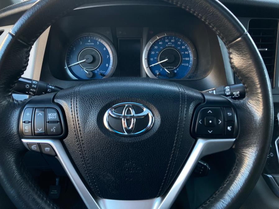 2017 Toyota Sienna XLE FWD 8-Passenger (Natl), available for sale in Brooklyn, New York | Carsbuck Inc.. Brooklyn, New York 2017 Toyota Sienna XLE FWD 8-Passenger (Natl), available for sale in Brooklyn, New York | Carsbuck Inc.. Brooklyn, New York