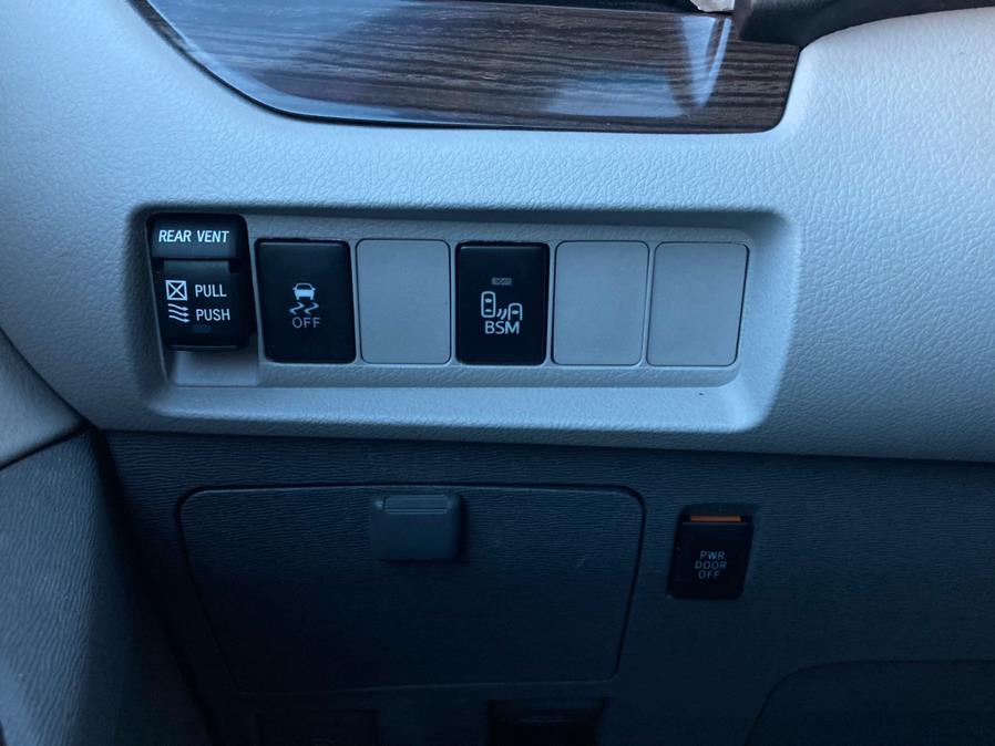 2017 Toyota Sienna XLE FWD 8-Passenger (Natl), available for sale in Brooklyn, New York | Carsbuck Inc.. Brooklyn, New York 2017 Toyota Sienna XLE FWD 8-Passenger (Natl), available for sale in Brooklyn, New York | Carsbuck Inc.. Brooklyn, New York