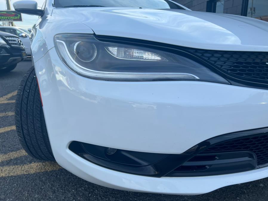 2015 Chrysler 200 4dr Sdn S FWD, available for sale in Little Ferry, New Jersey | Easy Credit of Jersey. Little Ferry, New Jersey