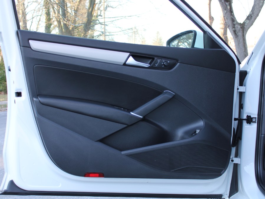 2021 Volkswagen Passat 2.0T SE, available for sale in Great Neck, New York | Auto Expo Ent Inc.. Great Neck, New York 2021 Volkswagen Passat 2.0T SE, available for sale in Great Neck, New York | Auto Expo Ent Inc.. Great Neck, New York