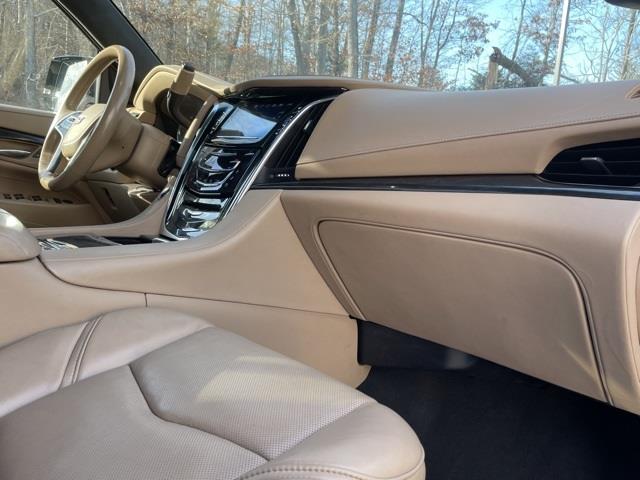 2019 Cadillac Escalade Platinum Edition, available for sale in Brookfield, Connecticut | Blasius Federal Road. Brookfield, Connecticut 2019 Cadillac Escalade Platinum Edition, available for sale in Brookfield, Connecticut | Blasius Federal Road. Brookfield, Connecticut