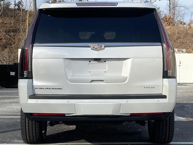 2019 Cadillac Escalade Platinum Edition, available for sale in Brookfield, Connecticut | Blasius Federal Road. Brookfield, Connecticut 2019 Cadillac Escalade Platinum Edition, available for sale in Brookfield, Connecticut | Blasius Federal Road. Brookfield, Connecticut