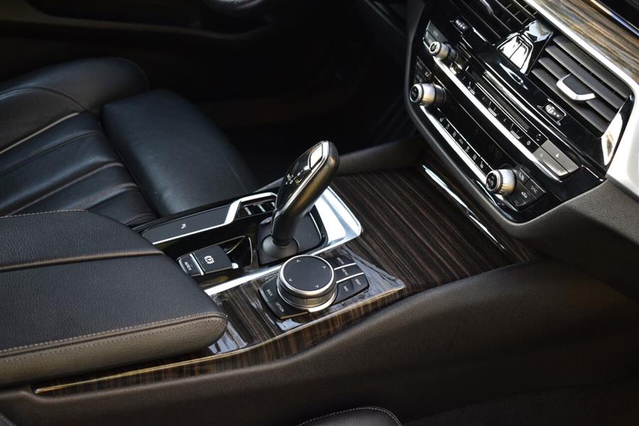 2019 BMW 5 Series 530i xDrive AWD 4dr Sedan, available for sale in Great Neck, New York | Camy Cars. Great Neck, New York 2019 BMW 5 Series 530i xDrive AWD 4dr Sedan, available for sale in Great Neck, New York | Camy Cars. Great Neck, New York