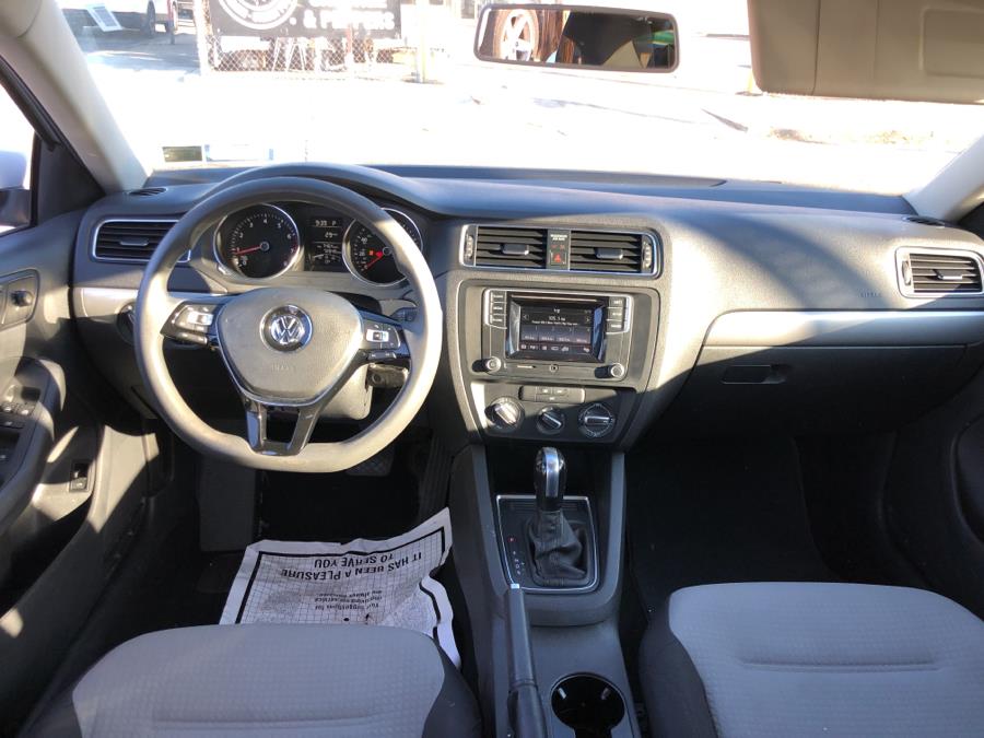 Used Volkswagen Jetta 1.4T S Auto 2017 | Signature Auto Sales. Franklin Square, New York Used Volkswagen Jetta 1.4T S Auto 2017 | Signature Auto Sales. Franklin Square, New York
