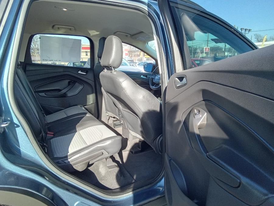 2018 Ford Escape SE 4WD, available for sale in Irvington, New Jersey | NJ Used Cars Center. Irvington, New Jersey 2018 Ford Escape SE 4WD, available for sale in Irvington, New Jersey | NJ Used Cars Center. Irvington, New Jersey