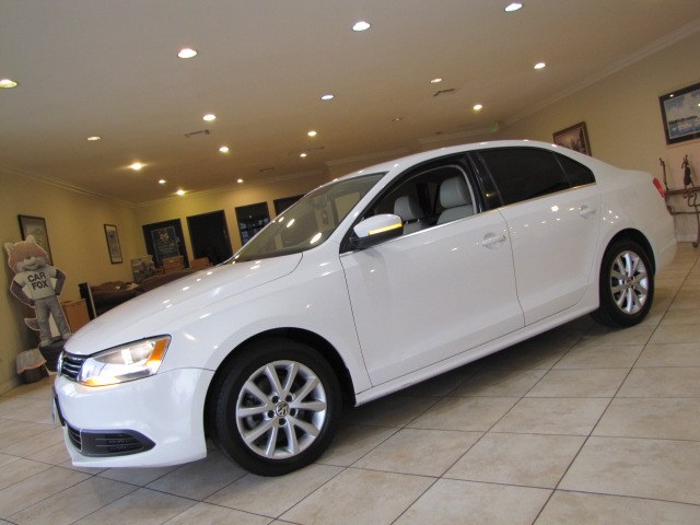 2013 Volkswagen Jetta Sedan 4dr Auto SE w/Convenience/Sunroof PZEV, available for sale in Placentia, California | Auto Network Group Inc. Placentia, California 2013 Volkswagen Jetta Sedan 4dr Auto SE w/Convenience/Sunroof PZEV, available for sale in Placentia, California | Auto Network Group Inc. Placentia, California