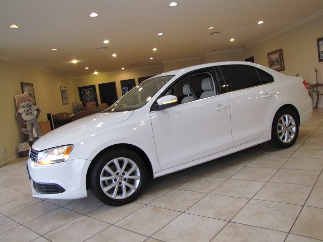2013 Volkswagen Jetta Sedan 4dr Auto SE w/Convenience/Sunroof PZEV, available for sale in Placentia, California | Auto Network Group Inc. Placentia, California 2013 Volkswagen Jetta Sedan 4dr Auto SE w/Convenience/Sunroof PZEV, available for sale in Placentia, California | Auto Network Group Inc. Placentia, California