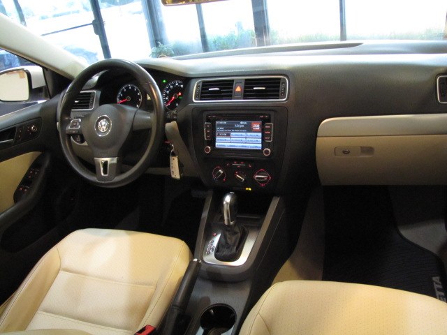 2013 Volkswagen Jetta Sedan 4dr Auto SE w/Convenience/Sunroof PZEV, available for sale in Placentia, California | Auto Network Group Inc. Placentia, California 2013 Volkswagen Jetta Sedan 4dr Auto SE w/Convenience/Sunroof PZEV, available for sale in Placentia, California | Auto Network Group Inc. Placentia, California