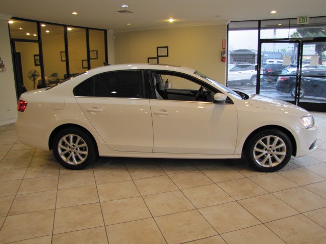 2013 Volkswagen Jetta Sedan 4dr Auto SE w/Convenience/Sunroof PZEV, available for sale in Placentia, California | Auto Network Group Inc. Placentia, California 2013 Volkswagen Jetta Sedan 4dr Auto SE w/Convenience/Sunroof PZEV, available for sale in Placentia, California | Auto Network Group Inc. Placentia, California