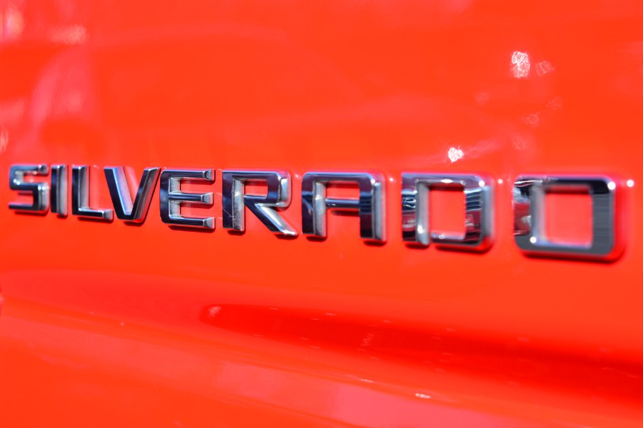 2019 Chevrolet Silverado 1500 4WD Crew Cab 147" Custom, available for sale in ENFIELD, Connecticut | Longmeadow Motor Cars. ENFIELD, Connecticut