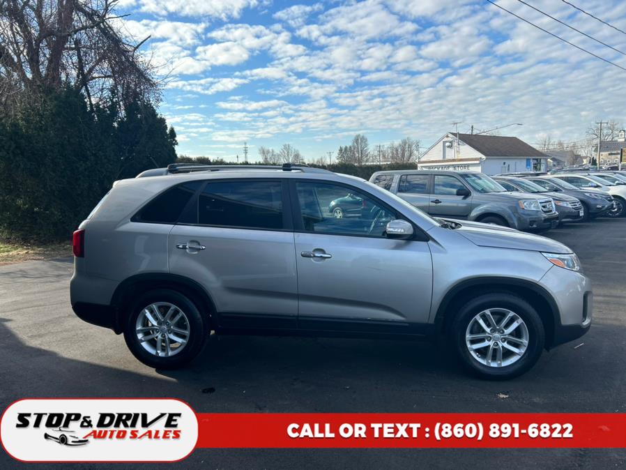 2015 Kia Sorento 2WD 4dr I4 LX, available for sale in East Windsor, Connecticut | Stop & Drive Auto Sales. East Windsor, Connecticut 2015 Kia Sorento 2WD 4dr I4 LX, available for sale in East Windsor, Connecticut | Stop & Drive Auto Sales. East Windsor, Connecticut