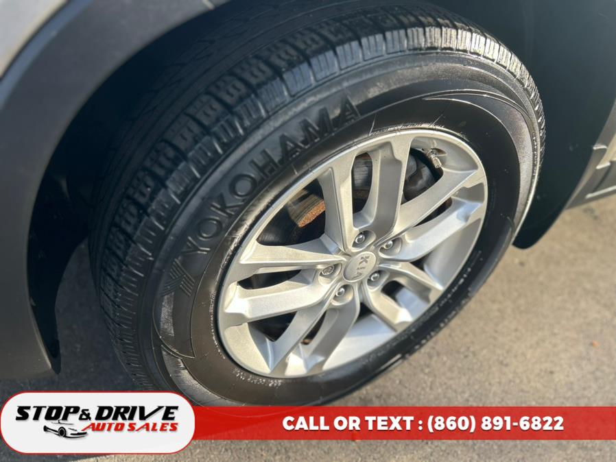 2015 Kia Sorento 2WD 4dr I4 LX, available for sale in East Windsor, Connecticut | Stop & Drive Auto Sales. East Windsor, Connecticut 2015 Kia Sorento 2WD 4dr I4 LX, available for sale in East Windsor, Connecticut | Stop & Drive Auto Sales. East Windsor, Connecticut