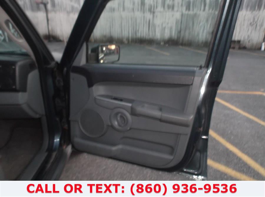 2007 Jeep Commander 4WD 4dr Sport, available for sale in Hartford, Connecticut | Lee Motors Sales Inc. Hartford, Connecticut 2007 Jeep Commander 4WD 4dr Sport, available for sale in Hartford, Connecticut | Lee Motors Sales Inc. Hartford, Connecticut