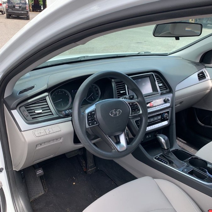 2019 Hyundai Sonata SE 2.4L, available for sale in New Haven, Connecticut | Unique Auto Sales LLC. New Haven, Connecticut 2019 Hyundai Sonata SE 2.4L, available for sale in New Haven, Connecticut | Unique Auto Sales LLC. New Haven, Connecticut