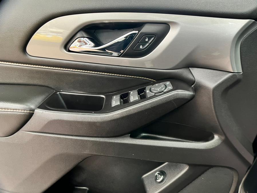 2019 Chevrolet Traverse FWD 4dr LT Cloth w/1LT, available for sale in Massapequa Park, New York | Power Motors East. Massapequa Park, New York 2019 Chevrolet Traverse FWD 4dr LT Cloth w/1LT, available for sale in Massapequa Park, New York | Power Motors East. Massapequa Park, New York