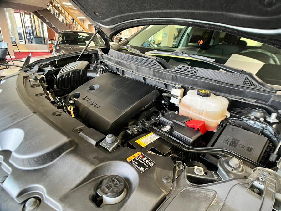 2019 Chevrolet Traverse FWD 4dr LT Cloth w/1LT, available for sale in Massapequa Park, New York | Power Motors East. Massapequa Park, New York 2019 Chevrolet Traverse FWD 4dr LT Cloth w/1LT, available for sale in Massapequa Park, New York | Power Motors East. Massapequa Park, New York