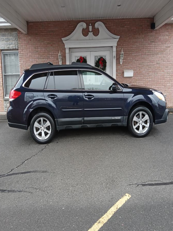2013 Subaru Outback 4dr Wgn H4 Auto 2.5i Premium, available for sale in New Britain, Connecticut | Supreme Automotive. New Britain, Connecticut 2013 Subaru Outback 4dr Wgn H4 Auto 2.5i Premium, available for sale in New Britain, Connecticut | Supreme Automotive. New Britain, Connecticut