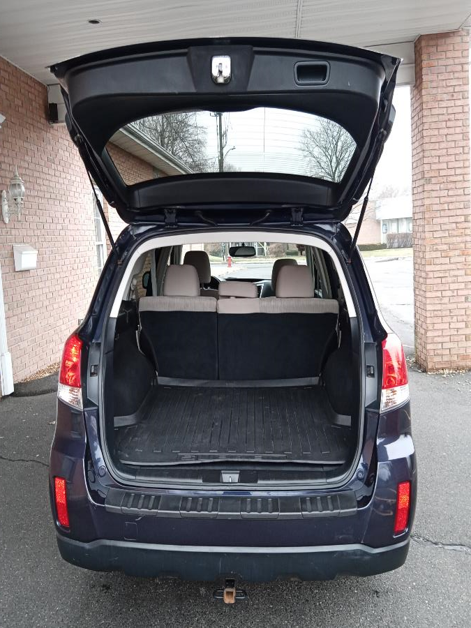 2013 Subaru Outback 4dr Wgn H4 Auto 2.5i Premium, available for sale in New Britain, Connecticut | Supreme Automotive. New Britain, Connecticut 2013 Subaru Outback 4dr Wgn H4 Auto 2.5i Premium, available for sale in New Britain, Connecticut | Supreme Automotive. New Britain, Connecticut