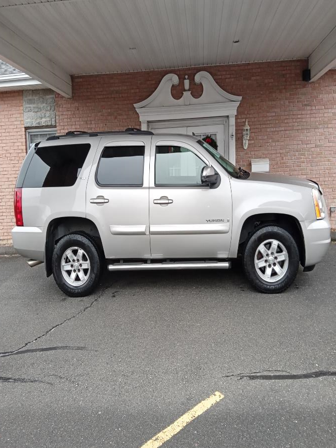 2007 GMC Yukon 4WD 4dr 1500 SLT, available for sale in New Britain, Connecticut | Supreme Automotive. New Britain, Connecticut 2007 GMC Yukon 4WD 4dr 1500 SLT, available for sale in New Britain, Connecticut | Supreme Automotive. New Britain, Connecticut