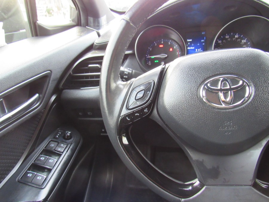Used Toyota C-HR XLE Premium 2018 | Hilario's Auto Sales Inc.. Worcester, Massachusetts Used Toyota C-HR XLE Premium 2018 | Hilario's Auto Sales Inc.. Worcester, Massachusetts