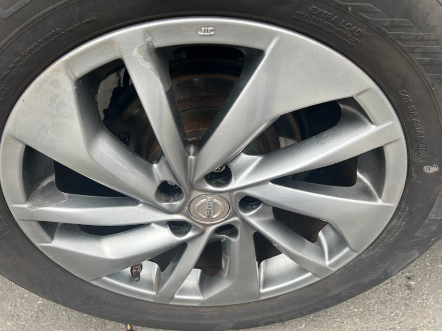 2015 Nissan Rogue AWD 4dr SL, available for sale in Bristol, Connecticut | Bristol Auto Center LLC. Bristol, Connecticut 2015 Nissan Rogue AWD 4dr SL, available for sale in Bristol, Connecticut | Bristol Auto Center LLC. Bristol, Connecticut