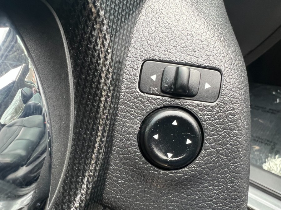 2015 Nissan Rogue AWD 4dr SL, available for sale in Bristol, Connecticut | Bristol Auto Center LLC. Bristol, Connecticut 2015 Nissan Rogue AWD 4dr SL, available for sale in Bristol, Connecticut | Bristol Auto Center LLC. Bristol, Connecticut