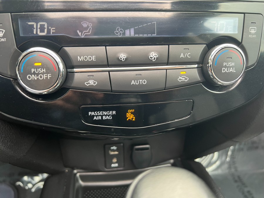 2015 Nissan Rogue AWD 4dr SL, available for sale in Bristol, Connecticut | Bristol Auto Center LLC. Bristol, Connecticut 2015 Nissan Rogue AWD 4dr SL, available for sale in Bristol, Connecticut | Bristol Auto Center LLC. Bristol, Connecticut