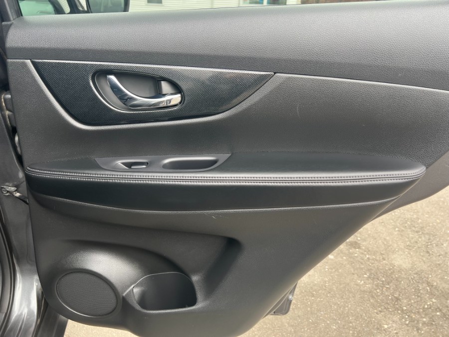 2015 Nissan Rogue AWD 4dr SL, available for sale in Bristol, Connecticut | Bristol Auto Center LLC. Bristol, Connecticut 2015 Nissan Rogue AWD 4dr SL, available for sale in Bristol, Connecticut | Bristol Auto Center LLC. Bristol, Connecticut